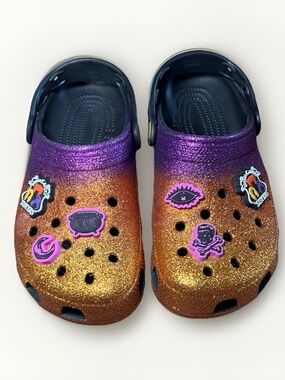 Disney x Crocs Classic Clog Hocus Pocus, Mens 4 Womens 6 Glitter Purple Orange